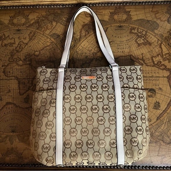 Michael Kors Tan Jacquard Jet Set Large Zip Tote White Leather Strap Side Pocket - Picture 3 of 14